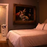 Chateau Connellsville Victorian Era Suite